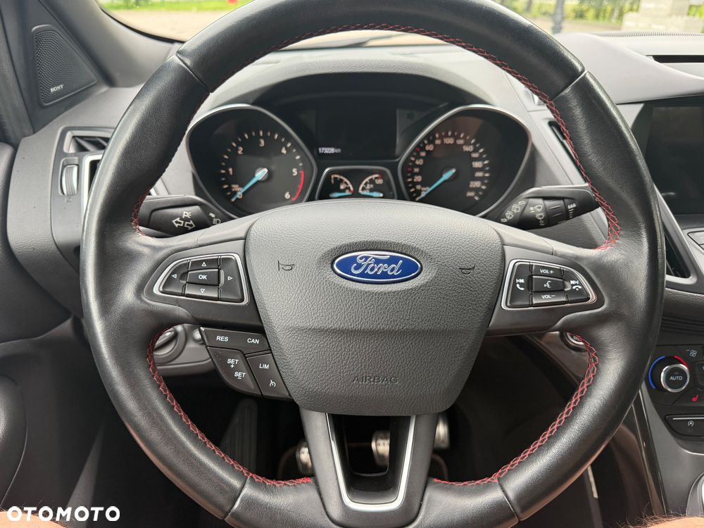 Ford Kuga - 22