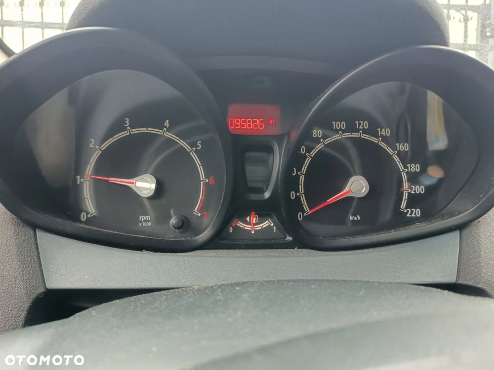 Ford Fiesta 1.25 Ambiente - 8