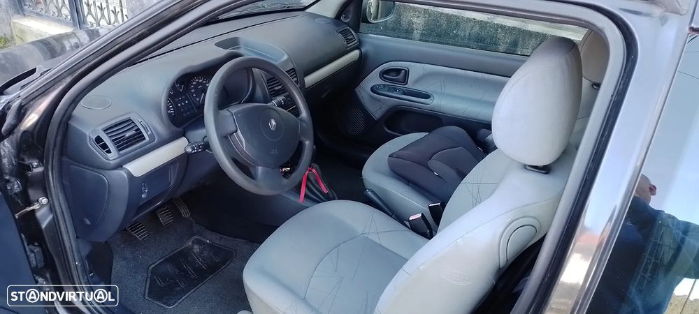 Renault Clio 1.5 dCi Authentique - 4