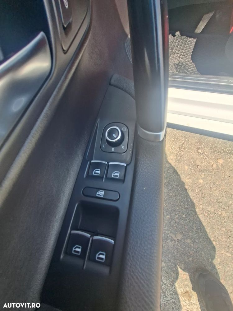Volkswagen Passat CC 2.0 TDI DPF DSG - 32