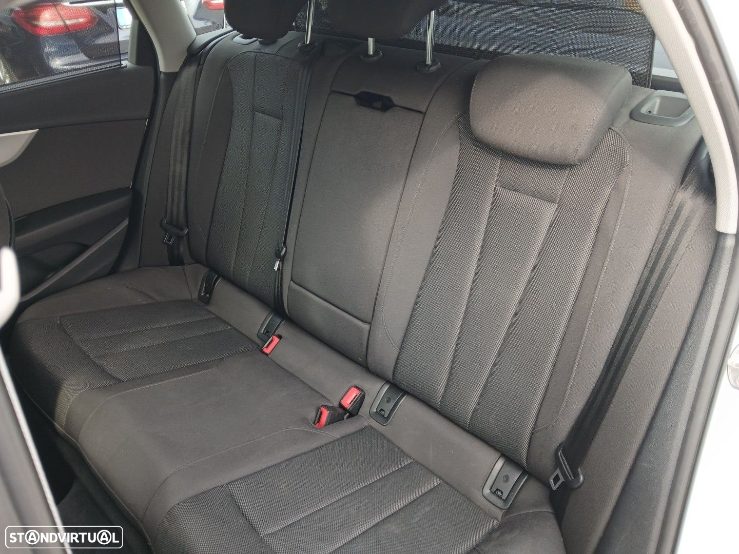 Audi A4 Avant 35 TDI S tronic - 12