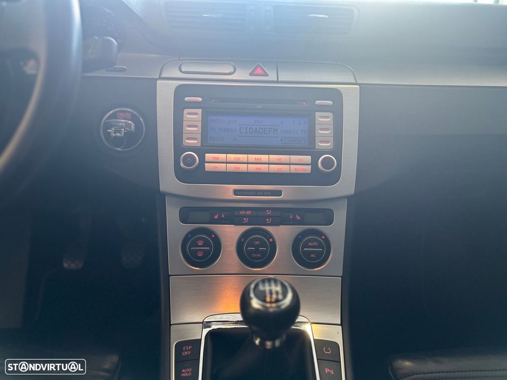 VW Passat Variant 2.0 TDi 4M Highline - 14