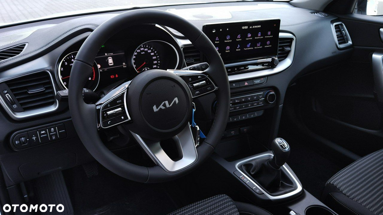 Kia Ceed - 11