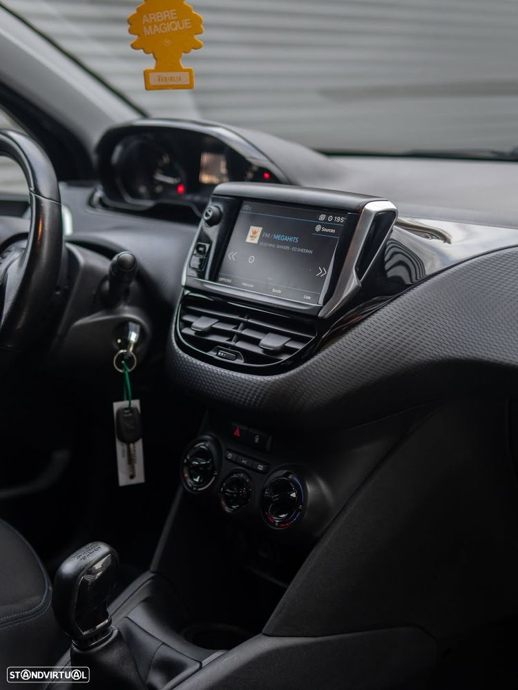Peugeot 208 1.6 BlueHDi Style - 6