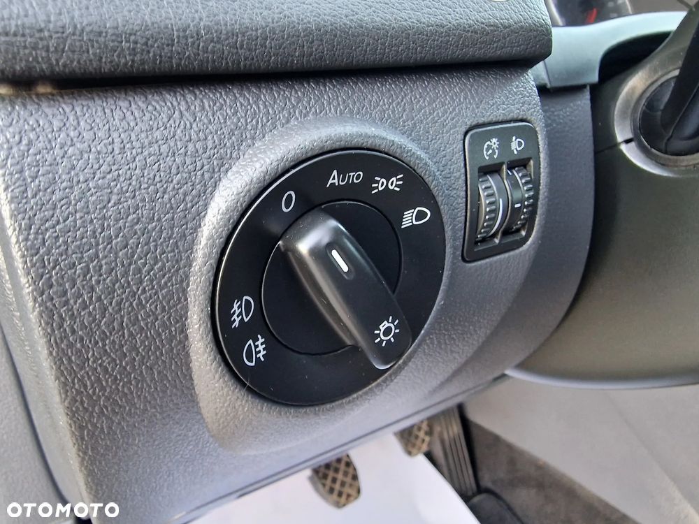 Volkswagen Golf Plus 1.9 TDI Edition - 30