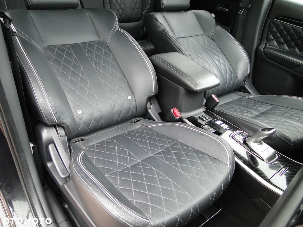 Mitsubishi Outlander Intense + - 17