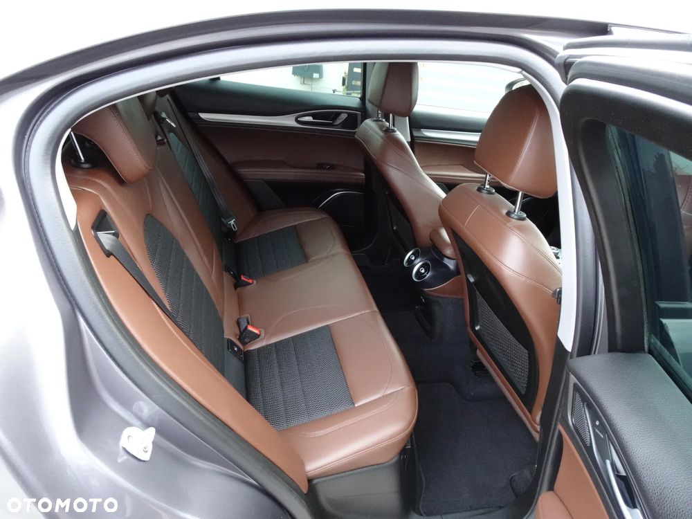 Alfa Romeo Stelvio 2.0 Turbo Sprint Q4 - 17