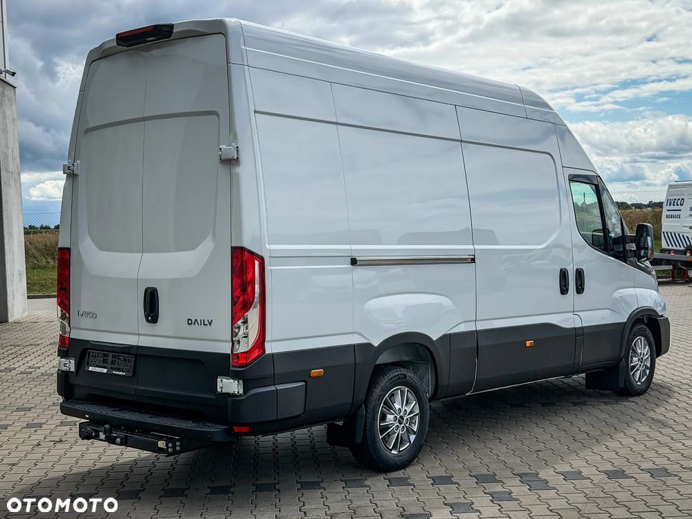 Iveco Daily 35S18HA8 V L3H3 3.0 Diesel 180KM AT8 ZF - 9