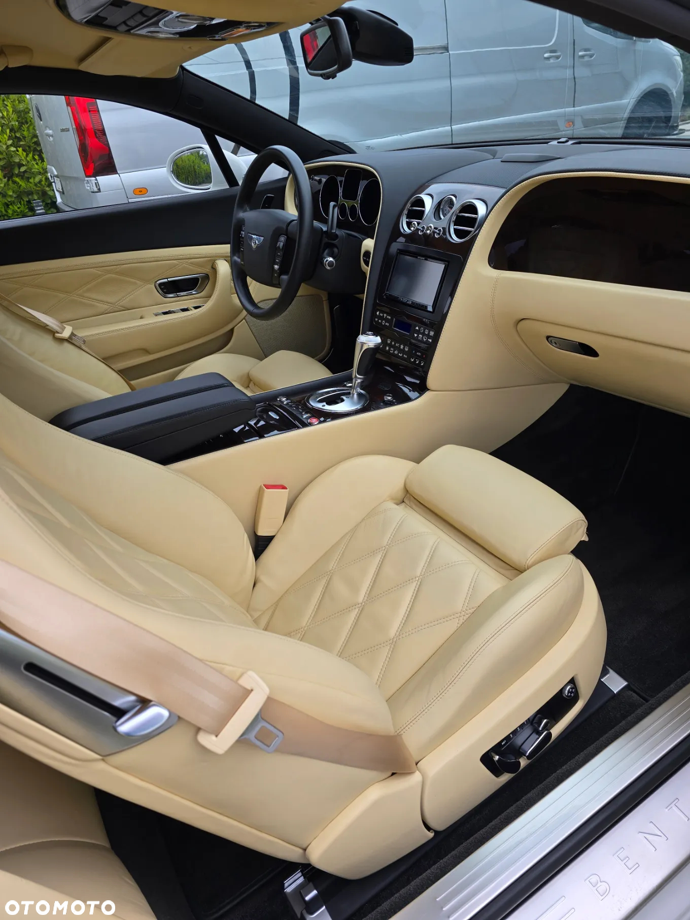 Bentley Continental GT Standard - 13