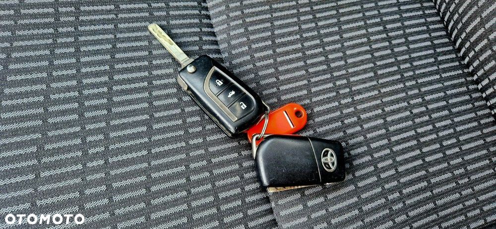 Toyota Avensis 2.0 D-4D Sol - 31