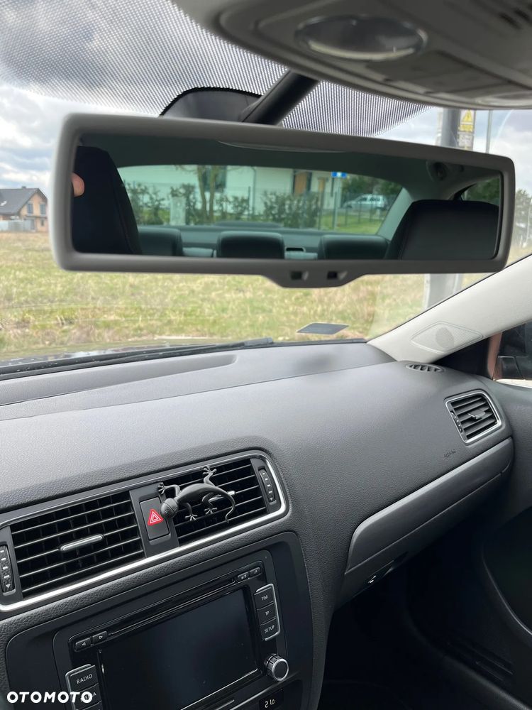 Volkswagen Jetta 1.6 TDI Trendline - 15