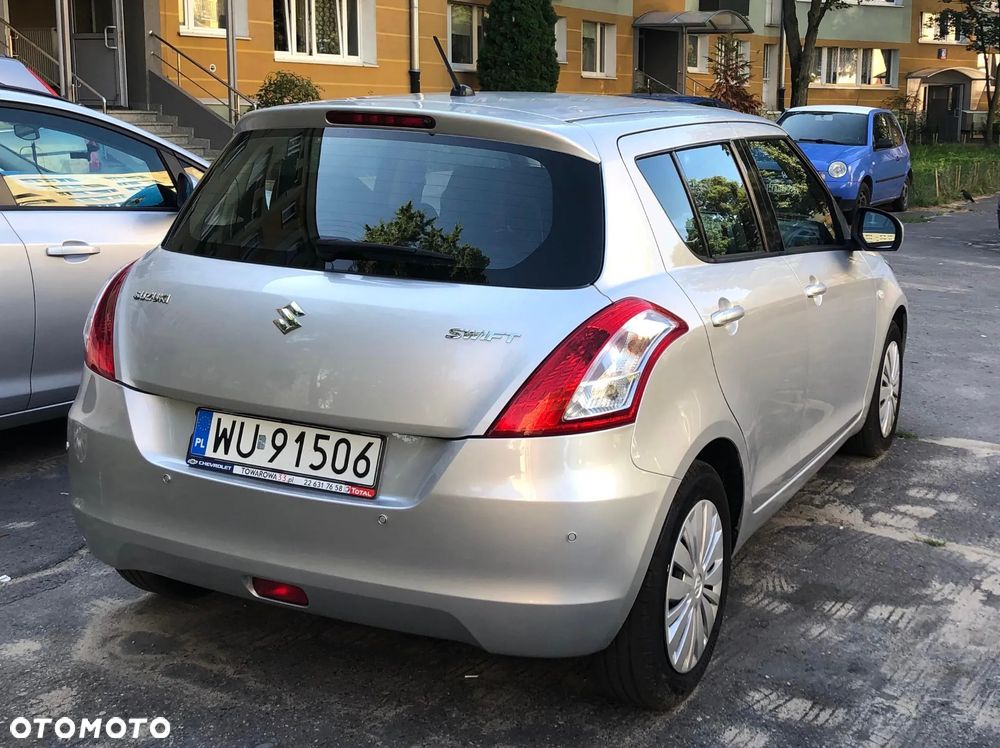 Suzuki Swift - 4
