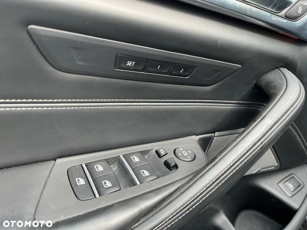 BMW Seria 5 520i Luxury Line - 28