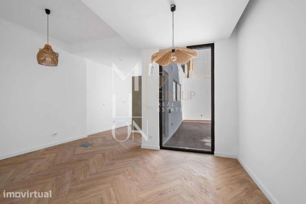 Apartamento T2 no Rés-do-Chão, Totalmente Remodelado - Grande imagem: 2/25