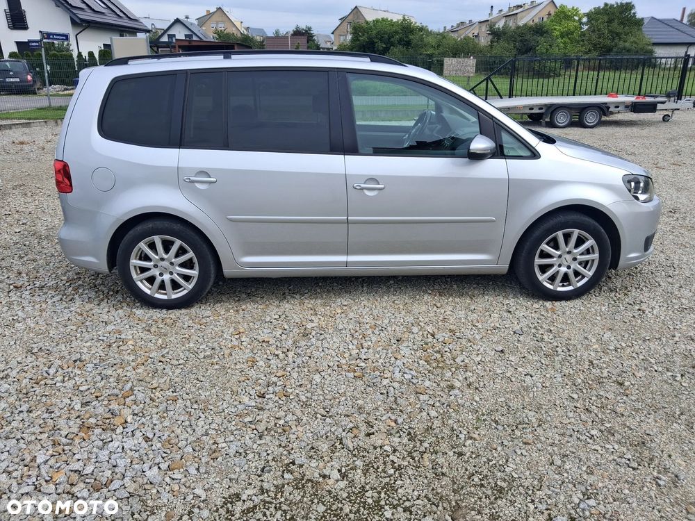 Volkswagen Touran - 5
