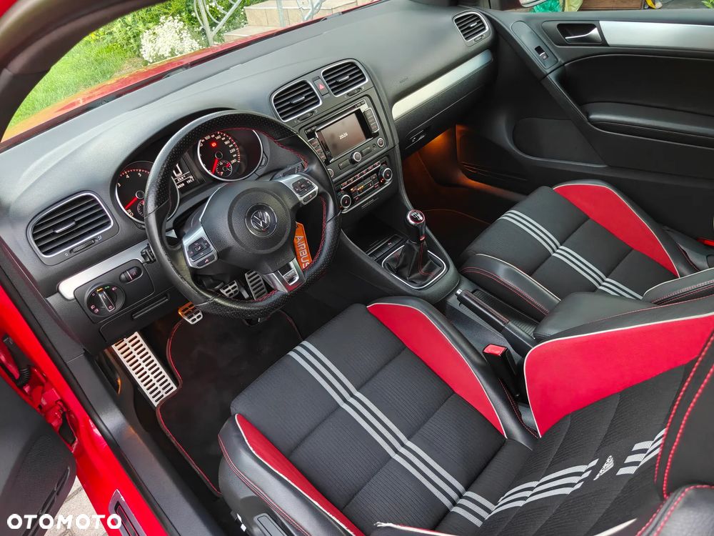 Volkswagen Golf 2.0 GTI adidas - 10