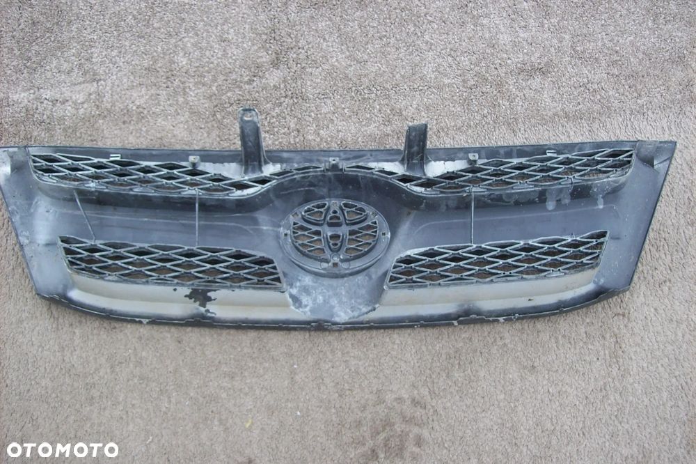 GRILL TOYOTA HILUX VII/ROK 05-11 - 4
