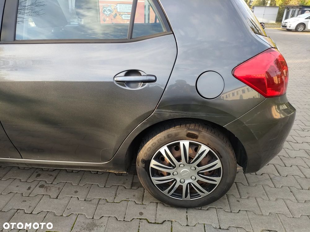 Toyota Auris 2.0 D-4D Sol - 12