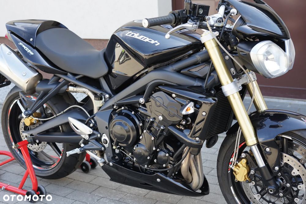 Triumph Street Triple - 12
