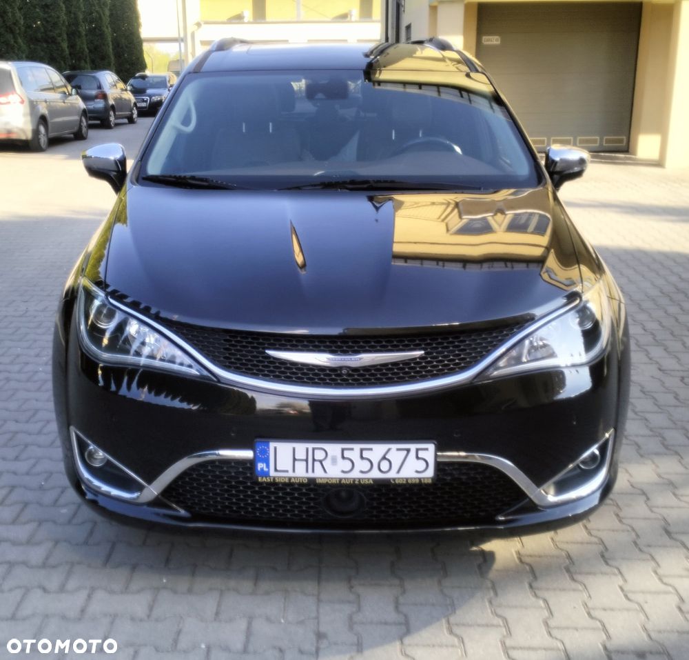 Chrysler Pacifica - 5