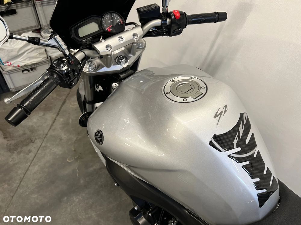 Yamaha FZ6 - 21