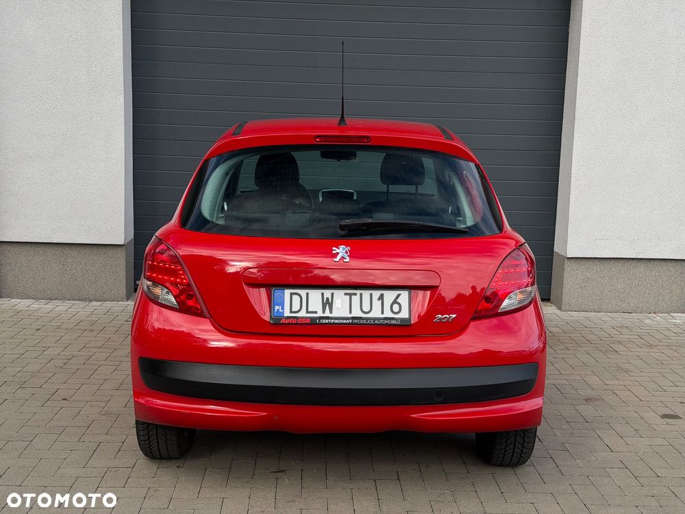 Peugeot 207 2010 photo 4
