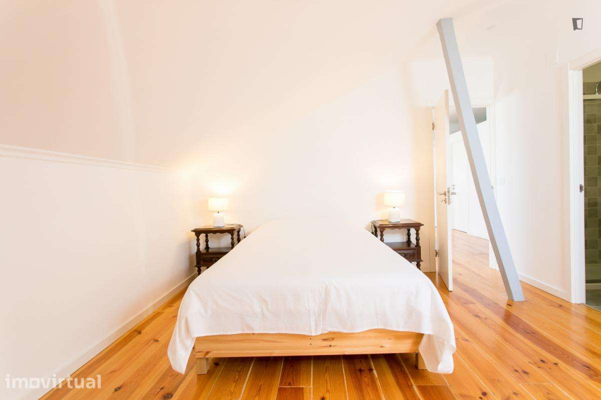 Quarto - localizado em Anjos Lisbon - Grande imagem: 3/27