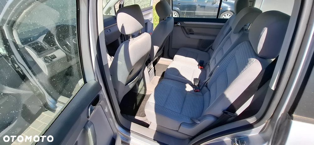 Volkswagen Touran - 20