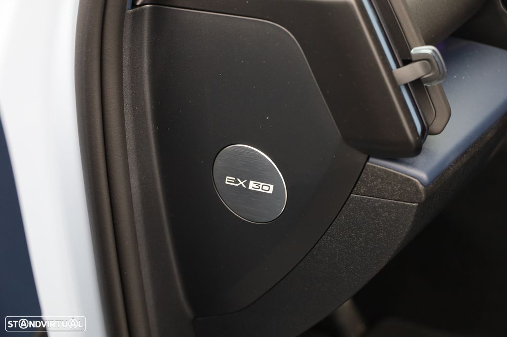 Volvo EX30 51 kWh Single Motor Plus - 17