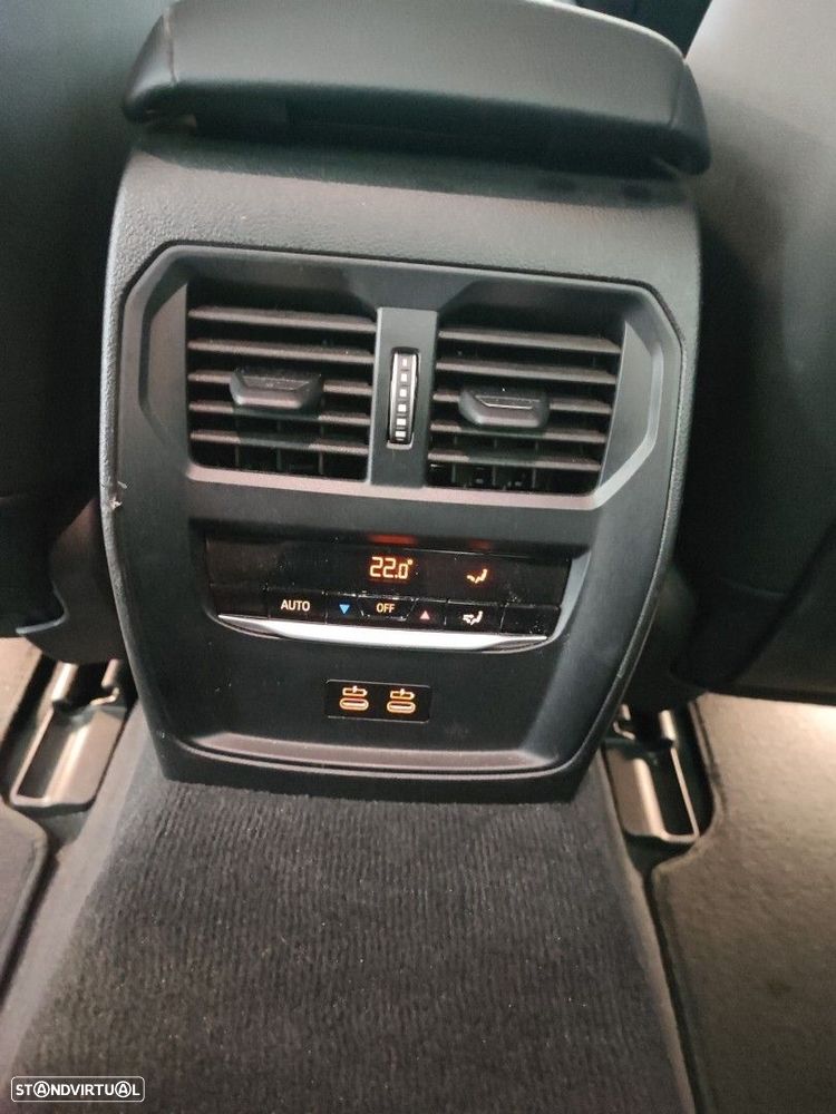 BMW i4 eDrive40 Desportiva M - 9