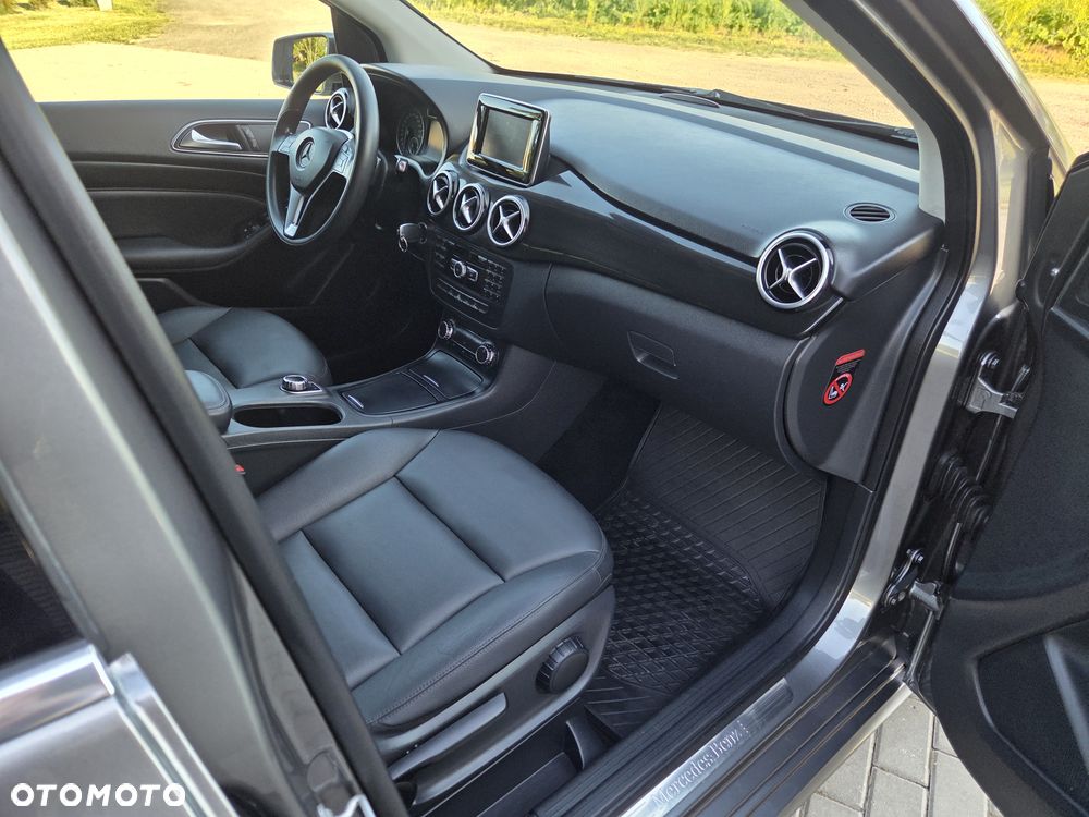 Mercedes-Benz Klasa B 180 7G-DCT - 12