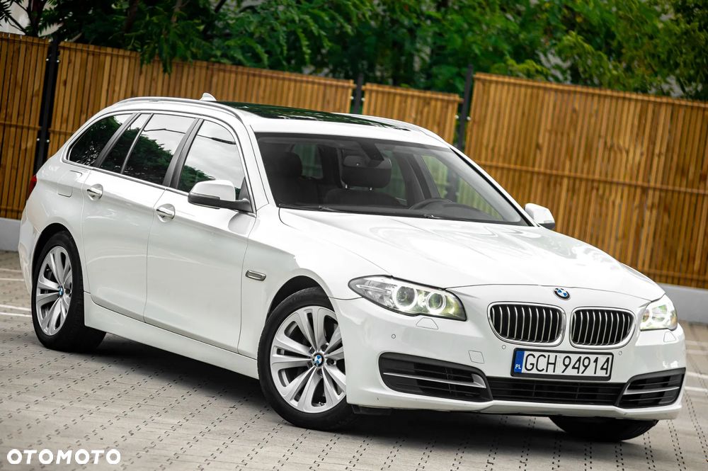 BMW Seria 5 525d Luxury Line - 2