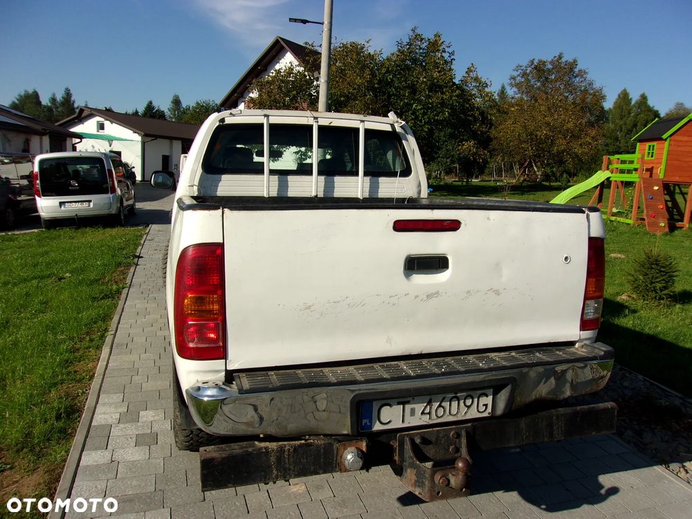 Toyota Hilux 2.5 D-4D Active - 9