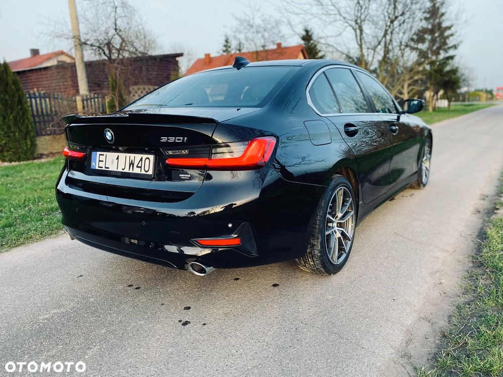 BMW Seria 3 330i - 3