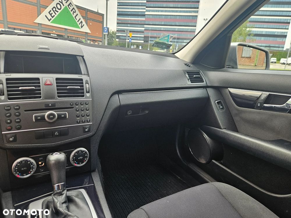 Mercedes-Benz Klasa C 220 CDI BlueEff 4-Matic Avantgarde - 12