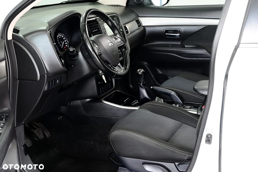 Mitsubishi Outlander 2.0 2WD Diamant - 7