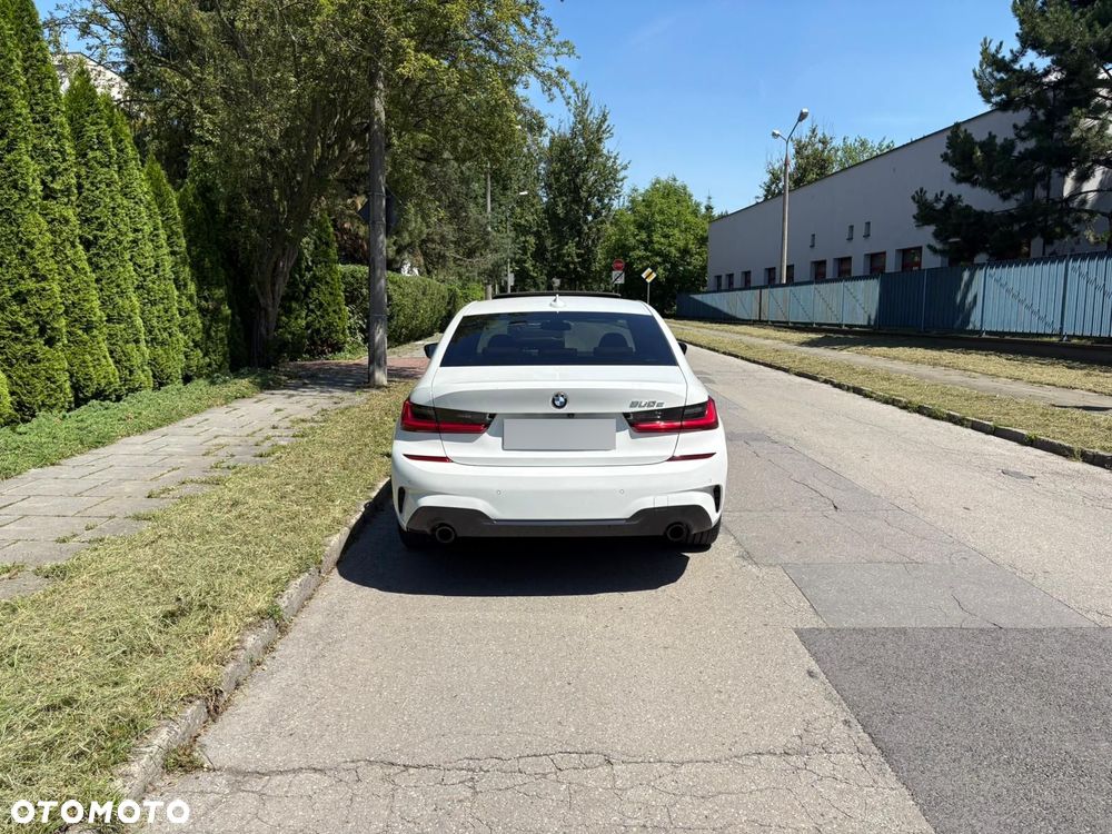 BMW Seria 3 330e M Sport sport - 12