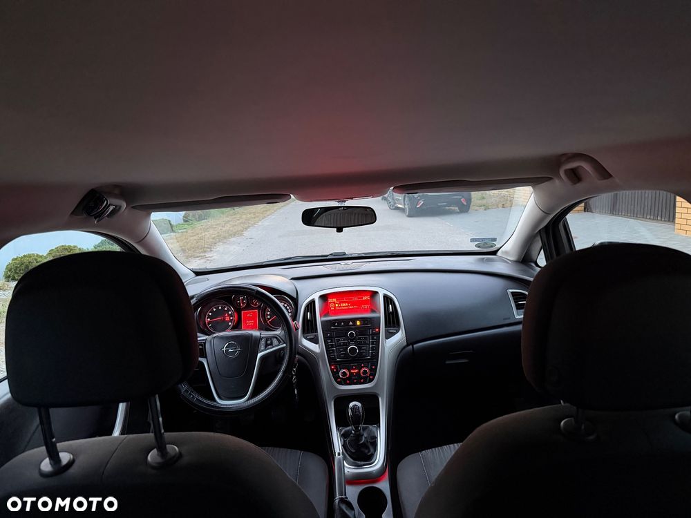 Opel Astra 1.4 T Enjoy - 8