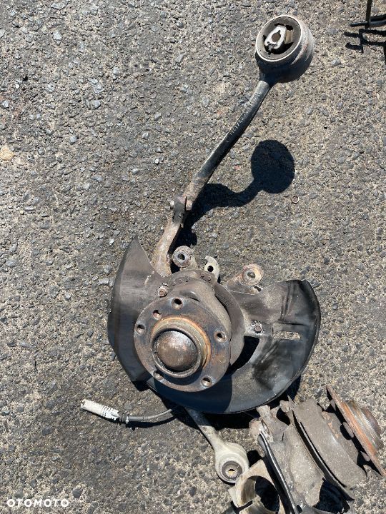 Zwrotnica prawa kopyto Bmw e38 - 2