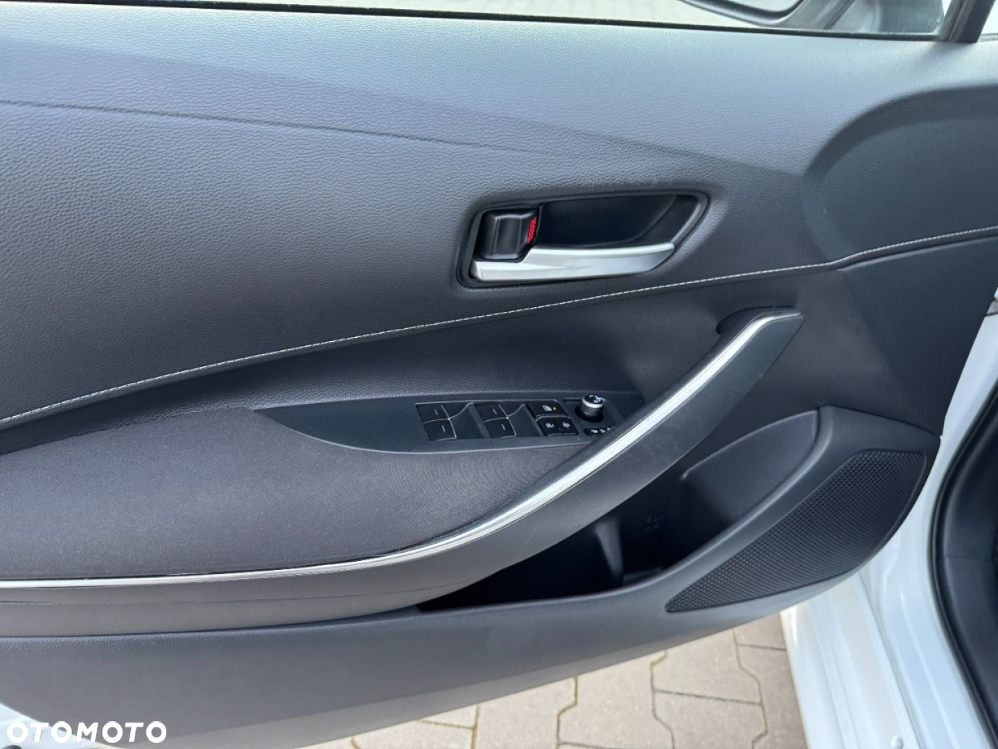 Toyota Corolla 1.8 Hybrid Active - 25