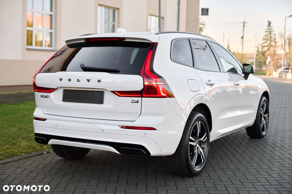 Volvo XC 60 D4 R-Design - 10