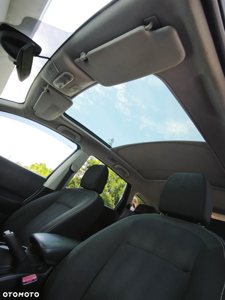 Nissan Qashqai+2 2.0 Acenta - 12