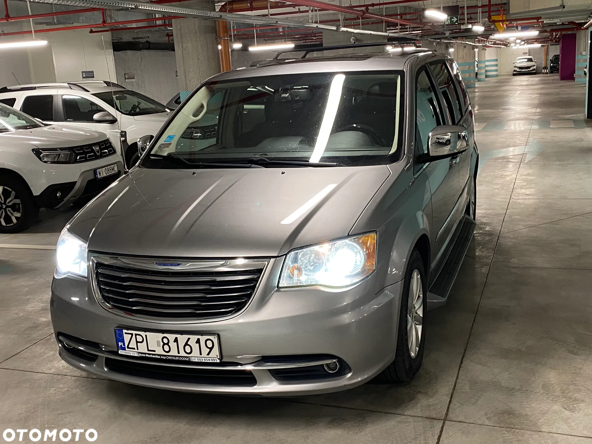 Chrysler Town & Country 3.6 Limited - 9