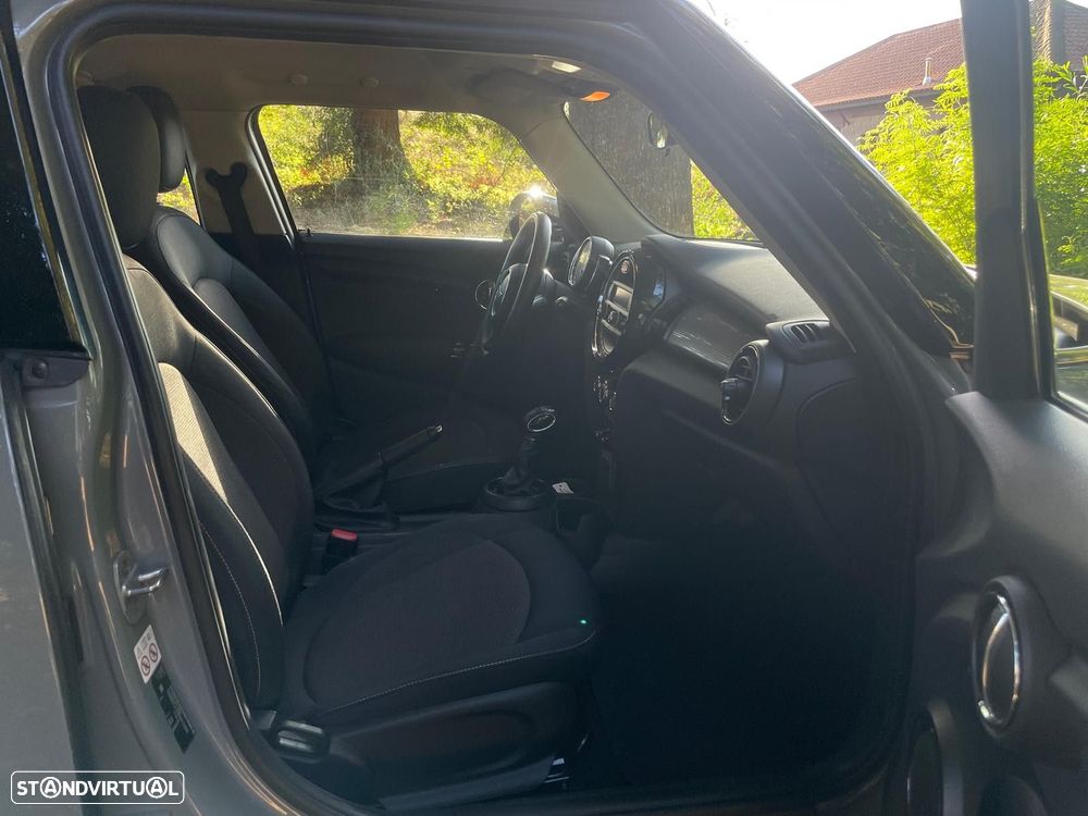 MINI 5 Portas Cooper D Aut. - 22