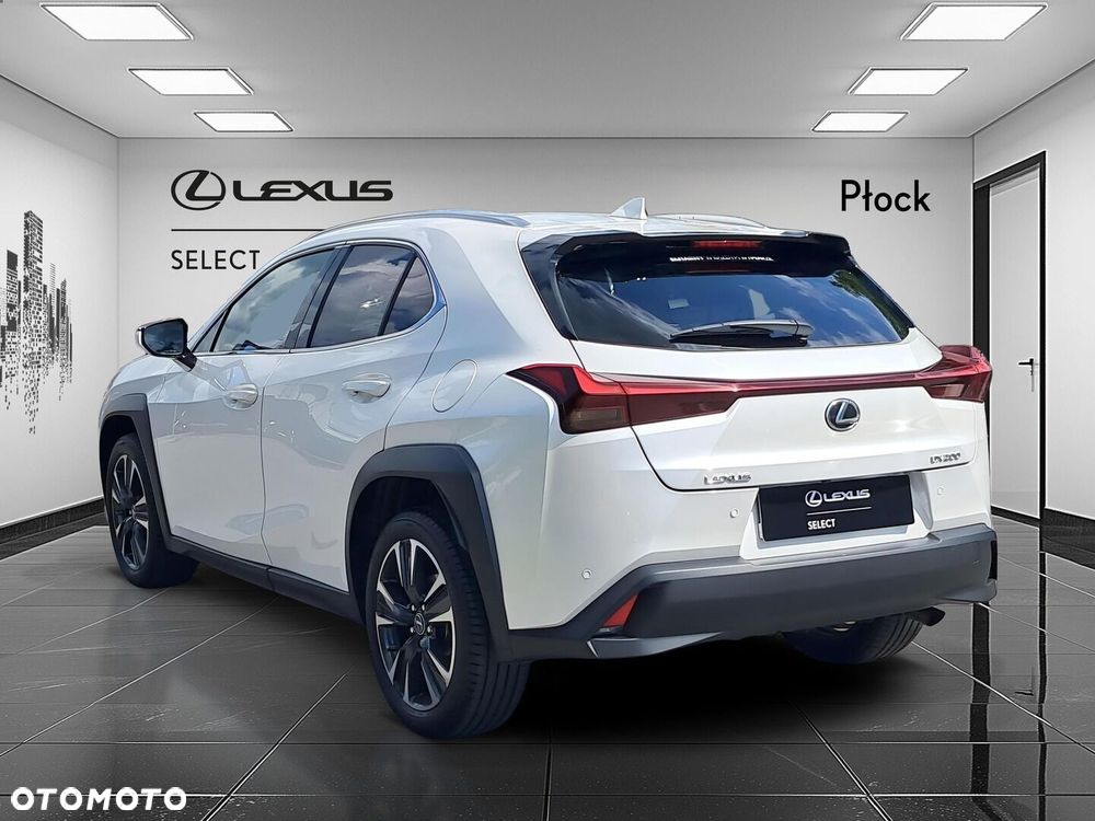 Lexus UX - 3