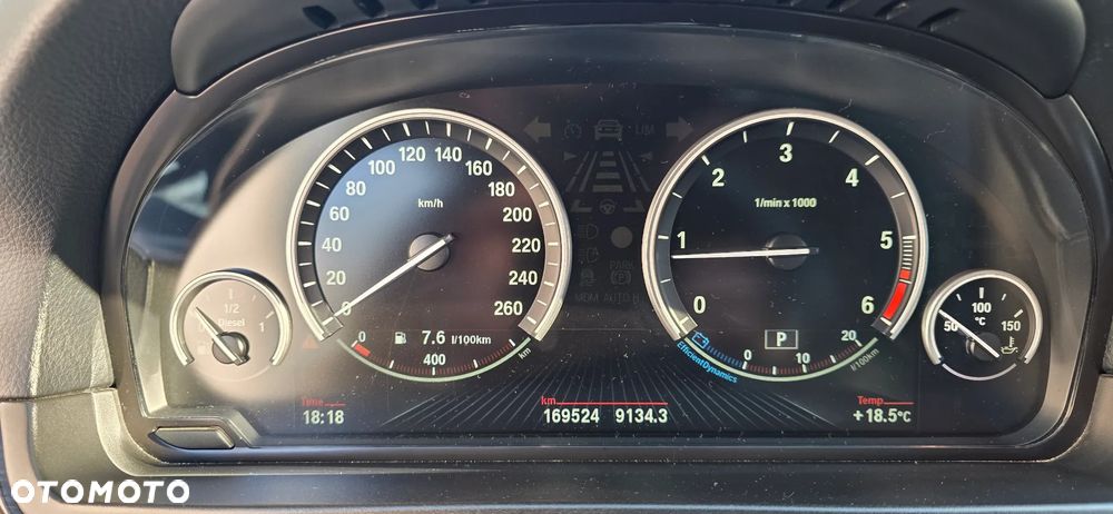 BMW Seria 5 525d Sport-Aut Luxury Line - 15