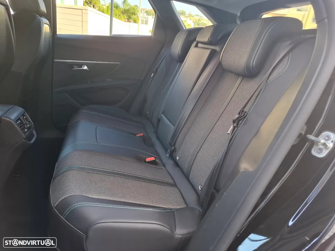Peugeot 3008 1.6 Hybrid Allure Pack e-EAT8 - 32