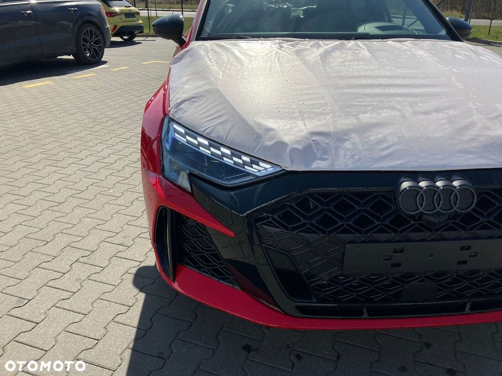 Audi RS3 Limousine - 12