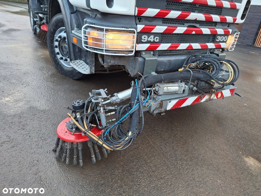 Scania 94G Zamiatarka Uliczna Bucher 2 Silniki Odchwaszczarka Szczotki L/R Specjalny - 12