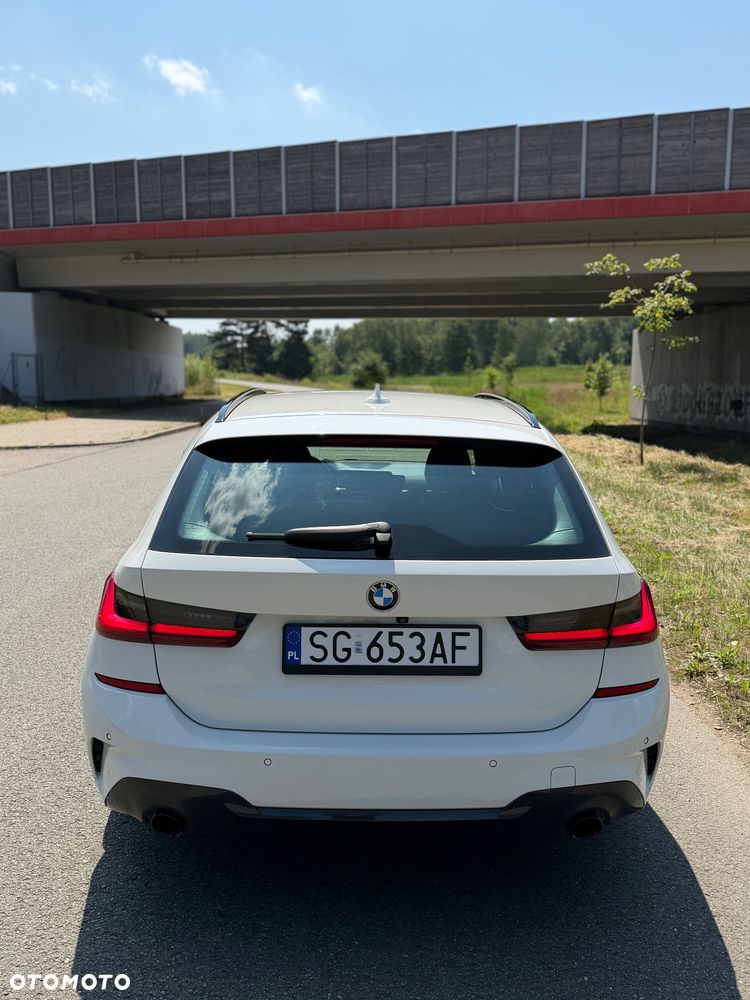 BMW Seria 3 320i M Sport - 10